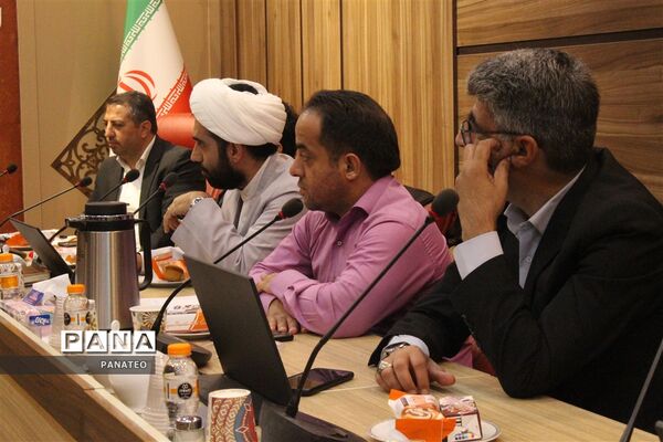 نشست هم‌اندیشی مسئولان امورتربیتی مناطق ۲۱ گانه شهرستان‌های تهران