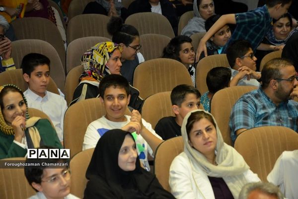 مراسم تجلیل از پذیرفته‌شدگان مدارس تیزهوشان در مشهد