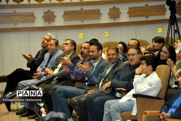 مراسم تجلیل از پذیرفته‌شدگان مدارس تیزهوشان در مشهد