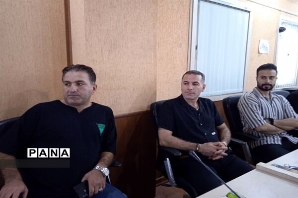 نشست هم‌اندیشی مدیرکل ورزش و جوانان استان مازندران در محمود‌آباد
