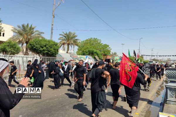 نمایش عشق و ایمان به امام حسین(ع) در راهپیمایی اربعین حسینی