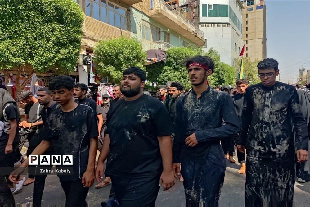 نمایش عشق و ایمان به امام حسین(ع) در راهپیمایی اربعین حسینی
