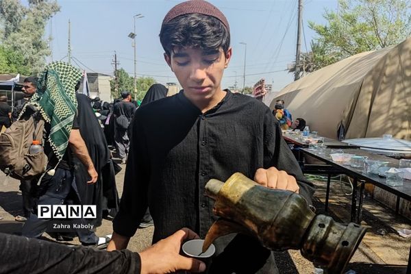 نمایش عشق و ایمان به امام حسین(ع) در راهپیمایی اربعین حسینی