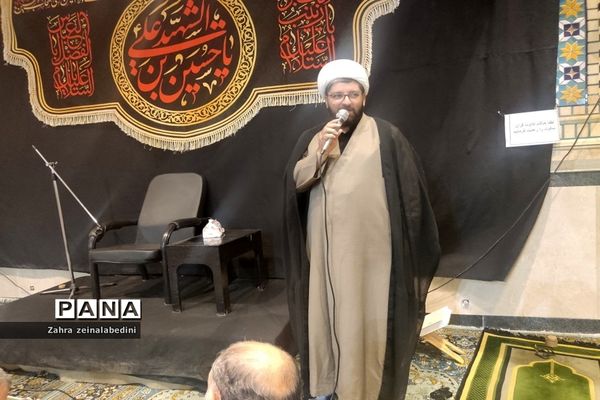 دوشنبه‌های مسجد محوری با حضور دانش‌آموزان و مسئولان آموزش و پرورش در شیراز