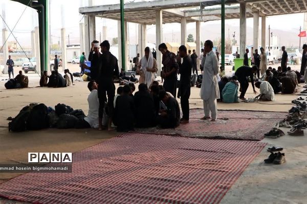 ارائه خدمات موکب‌ها به زائران حسینی  در مسیر کربلا