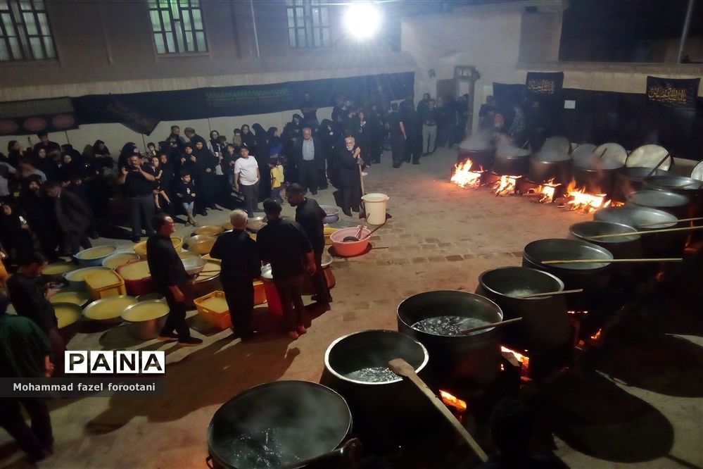 طبخ غلور در شب اربعین به رسم هرساله در خراسان جنوبی