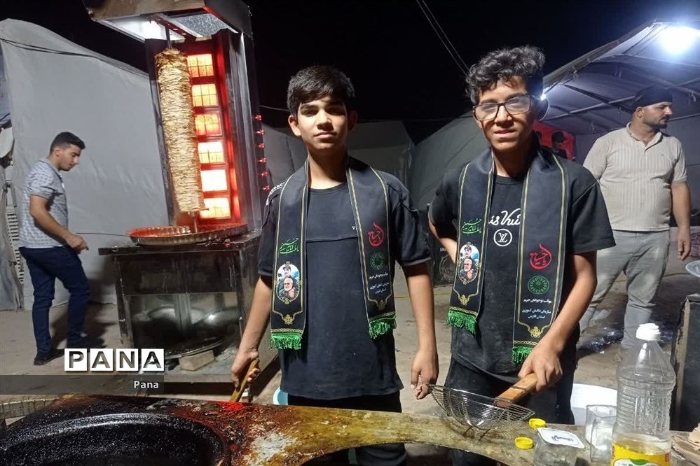 جلوه‌هایی از حضور و فعالیت دانش‌آموزان ایرانی و عراقی در موکب ‌های اربعین