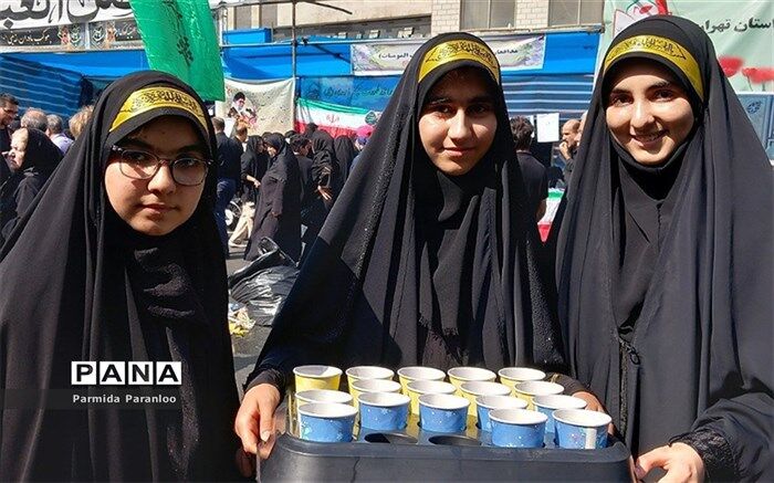 حضور پرشور عاشقان حسینی در موکب سازمان دانش‌آموزی شهرستان‌های تهران/فیلم