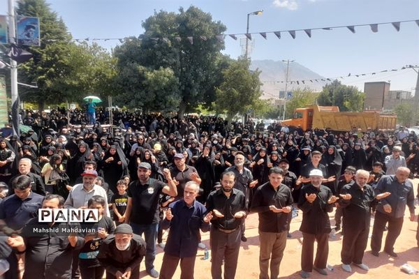 همایش اربعین حسینی در شهرستان شازند