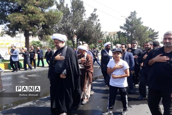 مراسم پیاده‌روی عاشقان جامانده‌ اربعین