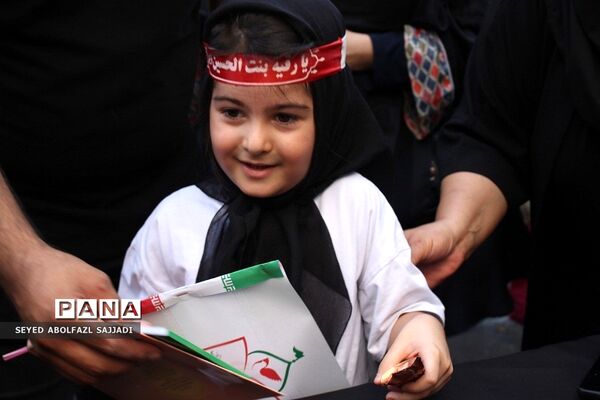 «نسل حسینی»  حضور کودکان در پیاده‌روی اربعین حسینی