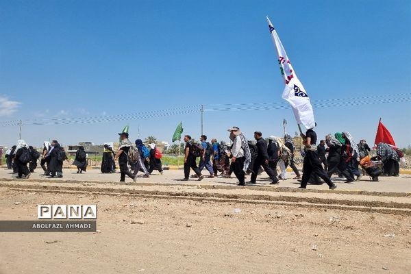 حال و هوای حرم ائمه معصومین در راهپیمایی اربعین