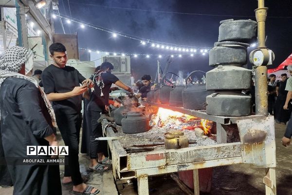 حال و هوای حرم ائمه معصومین در راهپیمایی اربعین