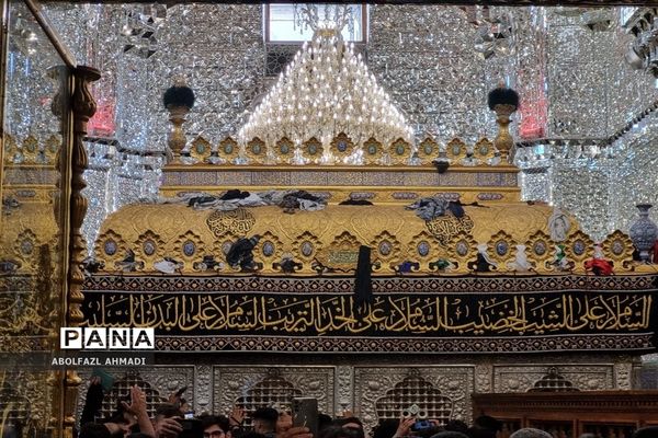 حال و هوای حرم ائمه معصومین در راهپیمایی اربعین