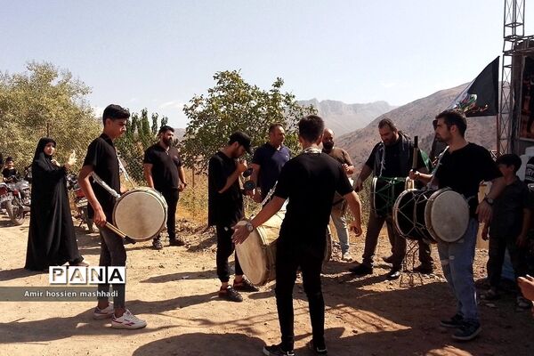 مراسم پیاده‌روی جاماندگان  اربعین در روستای جورد رودهن