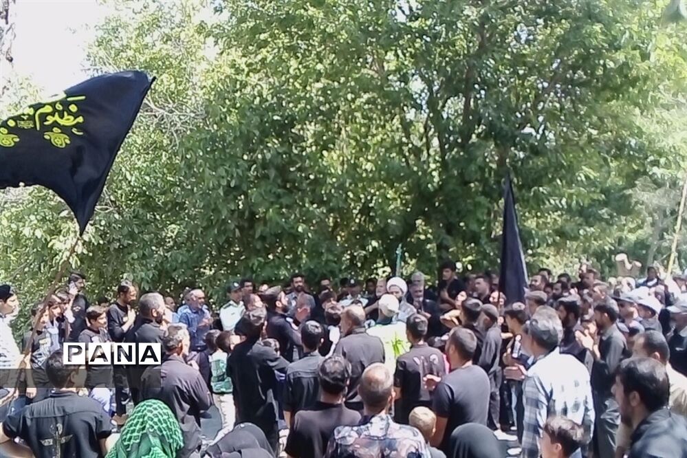 همایش پیاده‌روی جاماندگان حسینی از حرم تا حرم در شهرستان بن