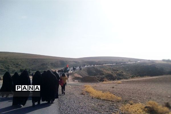 همایش پیاده‌روی جاماندگان حسینی از حرم تا حرم در شهرستان بن