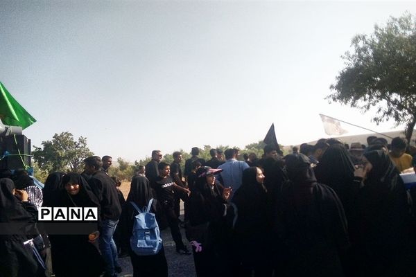 همایش پیاده‌روی جاماندگان حسینی از حرم تا حرم در شهرستان بن