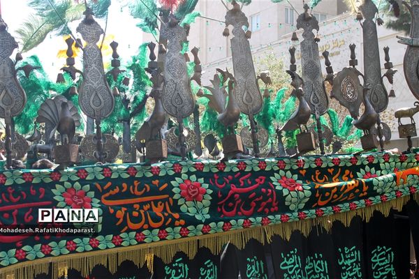 بیعت عاشقان اباعبدالله (ع) در روز اربعین