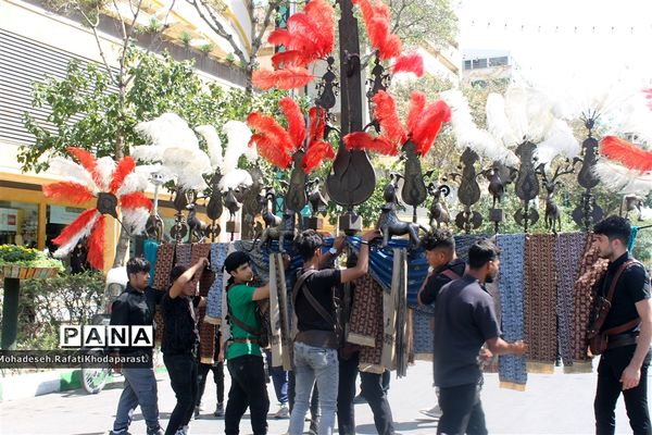 بیعت عاشقان اباعبدالله (ع) در روز اربعین