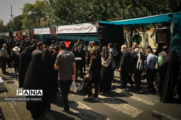 موکب عشاق الحسین در مسیر جاماندگان اربعین