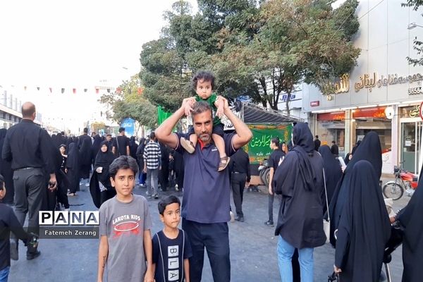 حضور پرشور عاشقان اباعبدالله الحسین (ع) در پیاده‌روی اربعین حسینی در مشهد
