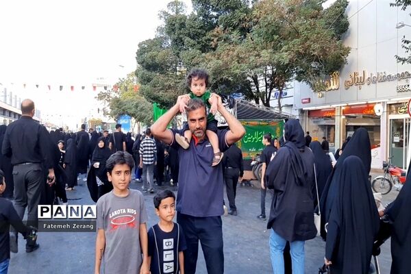 حضور پرشور عاشقان اباعبدالله الحسین (ع) در پیاده‌روی اربعین حسینی در مشهد