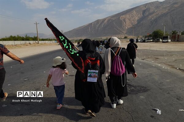 حضور کودکان در پیاده‌روی جاماندگان اربعین حسینی شهرستان کازرون‌