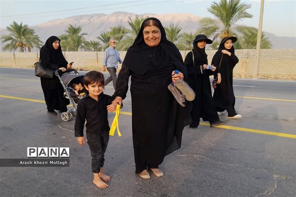 حضور کودکان در پیاده‌روی جاماندگان اربعین حسینی شهرستان کازرون‌