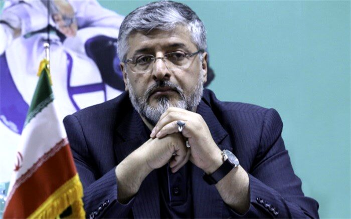 پولادگر: فدراسیون‌ها در تله مالیاتی گیر افتاده‌اند