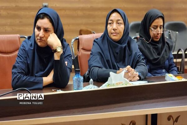 نشست هماهنگی مراقبان سلامت ناحیه یک بهارستان برای شروع سال تحصیلی