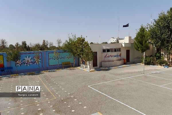 بازدید رئیس گروه دوره‌های سوادآموزی از مدارس ملارد