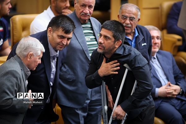 مراسم تجلیل از مدال‌آوران و قهرمانان ورزشی