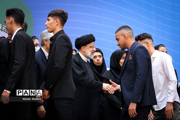مراسم تجلیل از مدال‌آوران و قهرمانان ورزشی