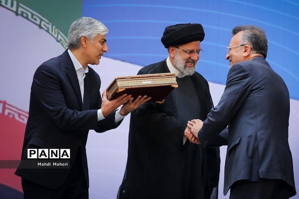 مراسم تجلیل از مدال‌آوران و قهرمانان ورزشی