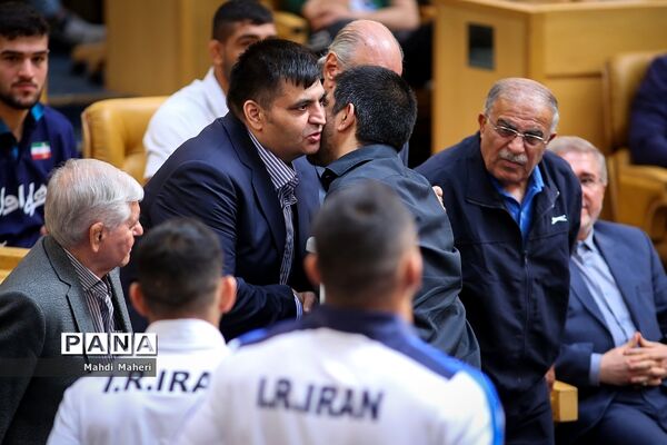 مراسم تجلیل از مدال‌آوران و قهرمانان ورزشی