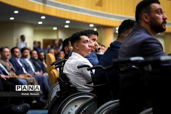 مراسم تجلیل از مدال‌آوران و قهرمانان ورزشی