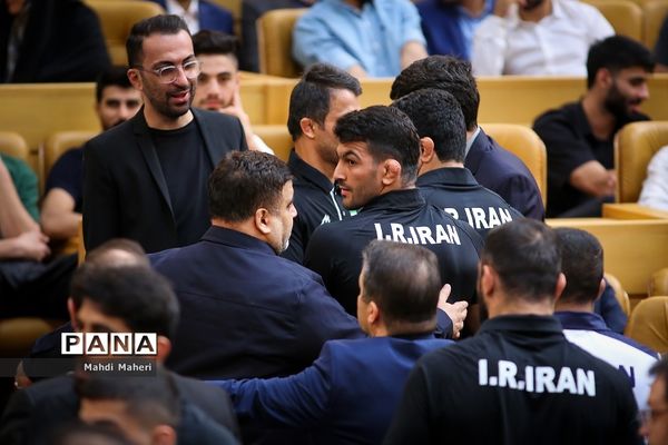 مراسم تجلیل از مدال‌آوران و قهرمانان ورزشی