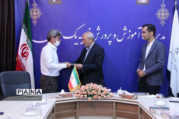 نشست خبری مدیر آموزش و پرورش ناحیه یک ساری با اصحاب رسانه