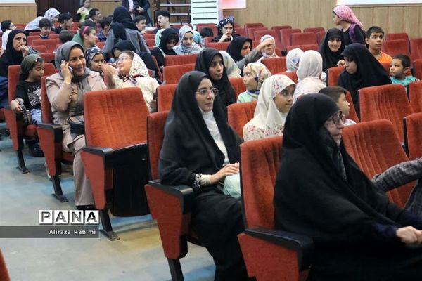 نشست ادبی با حضور کلر ژوبرت