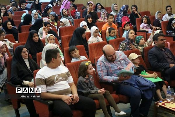 نشست ادبی با حضور کلر ژوبرت