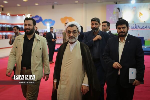 افتتاحیه نهمین نمایشگاه ایران نوشت