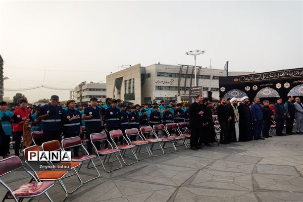 نوجوانان مشهدی خادم زائران و مجاوران امام مهربانی‌ها