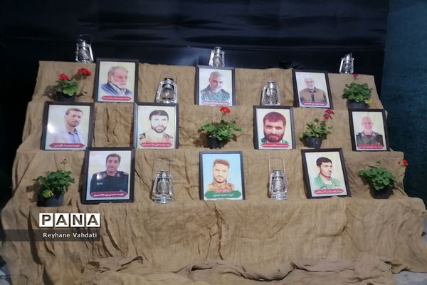 افتتاح نمایشگاه گروهی عکس در «مسیر بهشت»