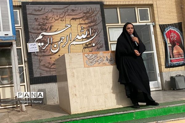 مانور شروع مدرسه در سال تحصیلی جدید برای دانش‌آموزان جدیدالورود در دبیرستان نمونه دولتی آمنه ( س)