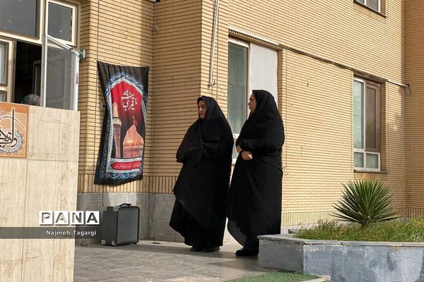 مانور شروع مدرسه در سال تحصیلی جدید برای دانش‌آموزان جدیدالورود در دبیرستان نمونه دولتی آمنه ( س)