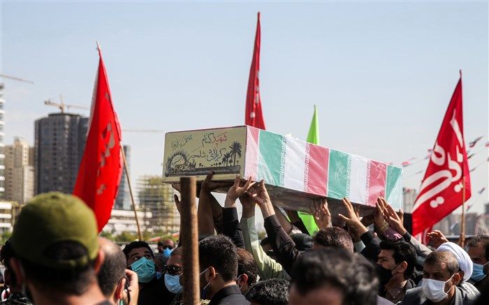 برگزاری مراسم گرامیداشت شهدای گمنام دفاع مقدس در دریاچه شهدای خلیج فارس