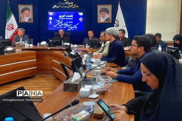 اولین نشست خبری مدیرکل آموزش و پرورش خراسان‌رضوی با اصحاب رسانه