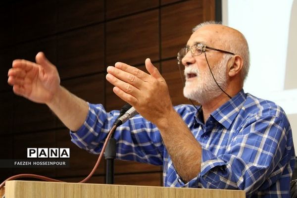 برگزاری کلاس‌ها و همایش‌های آموزشی در دوره تشکیلاتی یاوران ولایت