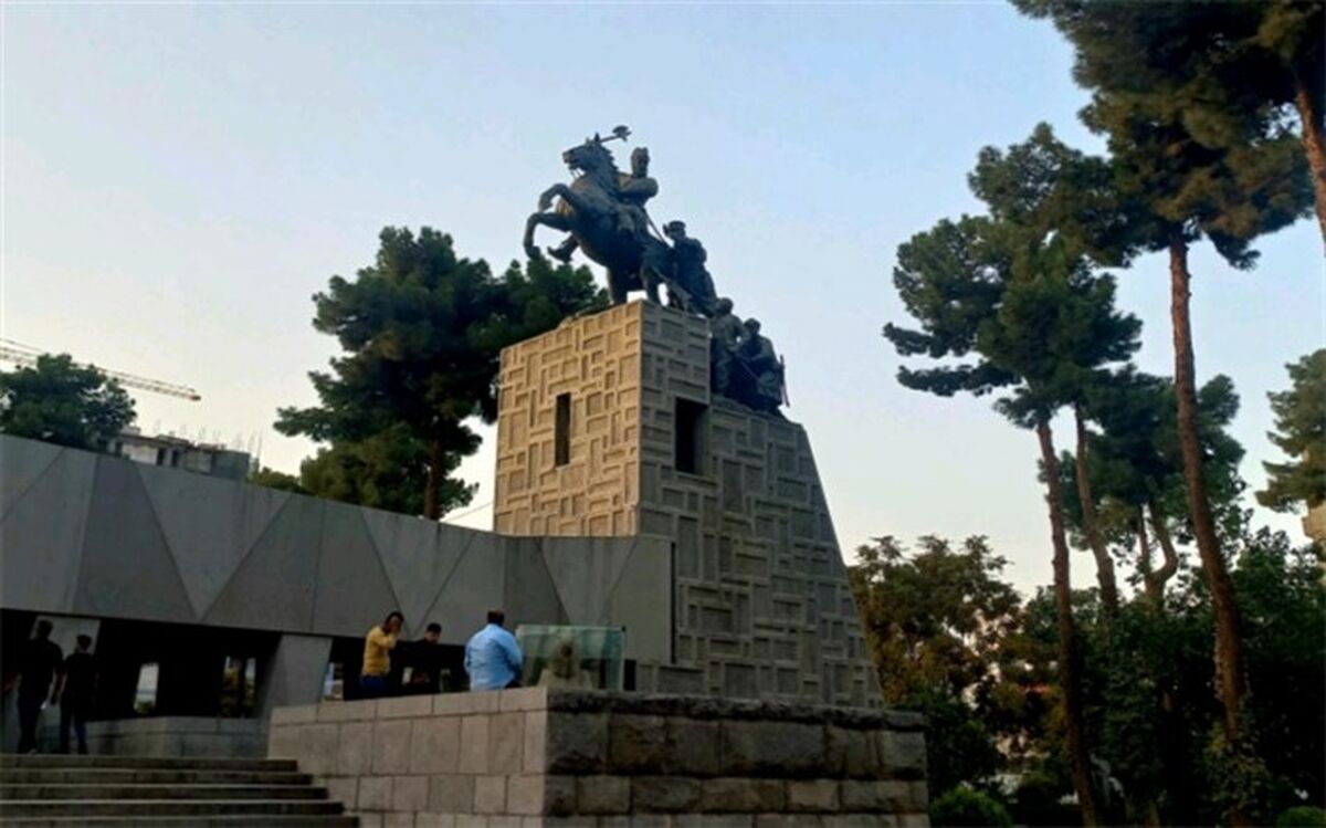 آرامگاه نادرشاه افشار در مجموعه باغ نادری مشهد، مجموعه تاریخی هدف گردشگران است/فیلم